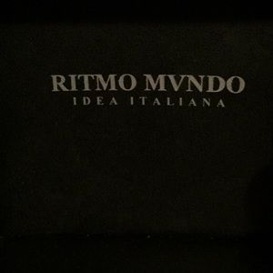 Authentic RITMO MVNDO Watch. Need batteries.
